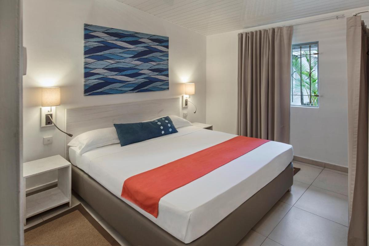 Astroea Beach Hotel - Housity