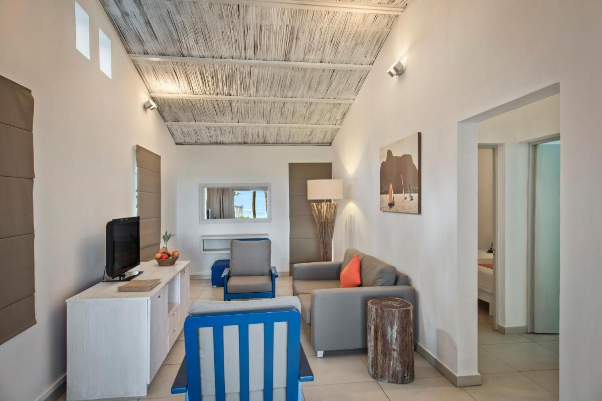 Astroea Beach Hotel - Housity