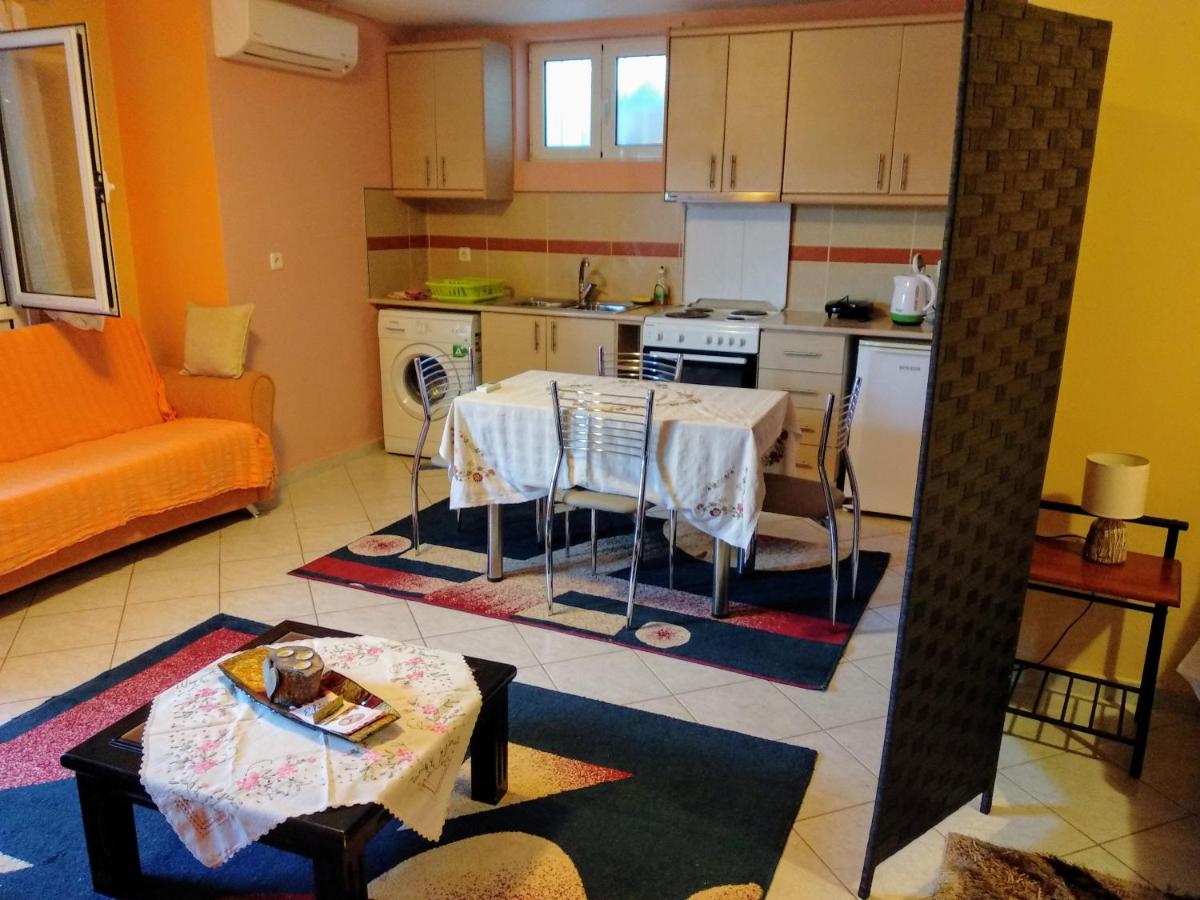 Suitetrails - Terpsi Apartments