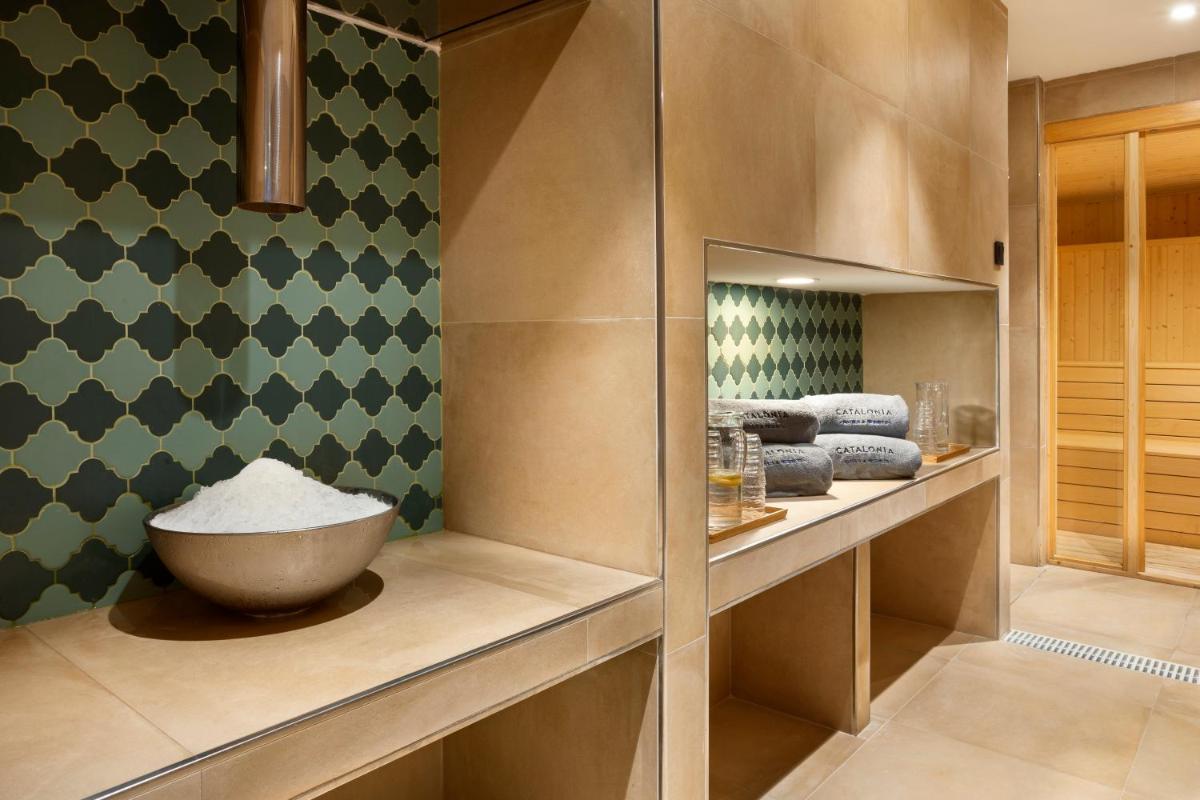 Cama o camas de una habitación en Catalonia Santa Justa