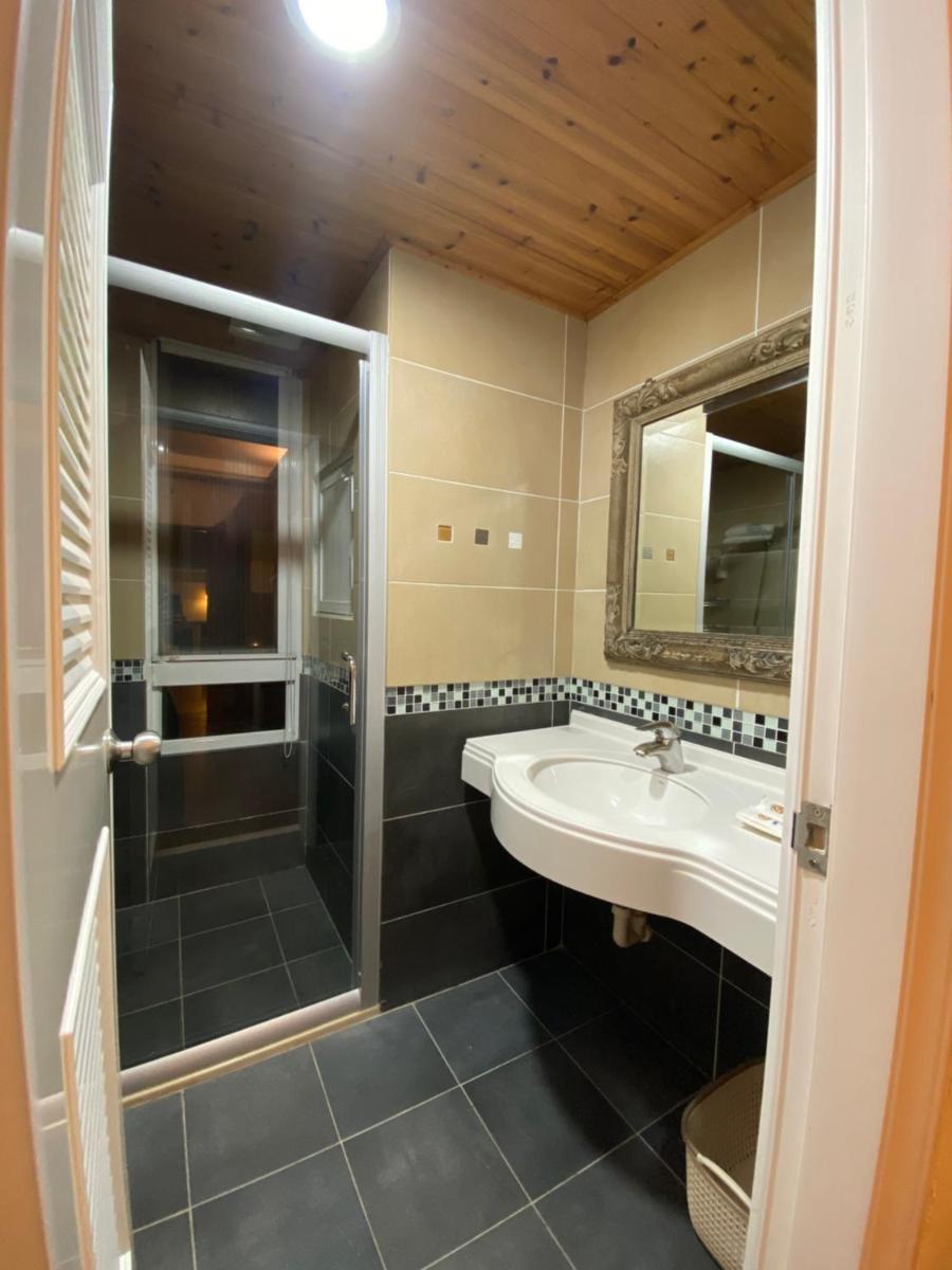 Mamalulu Hostel - Housity