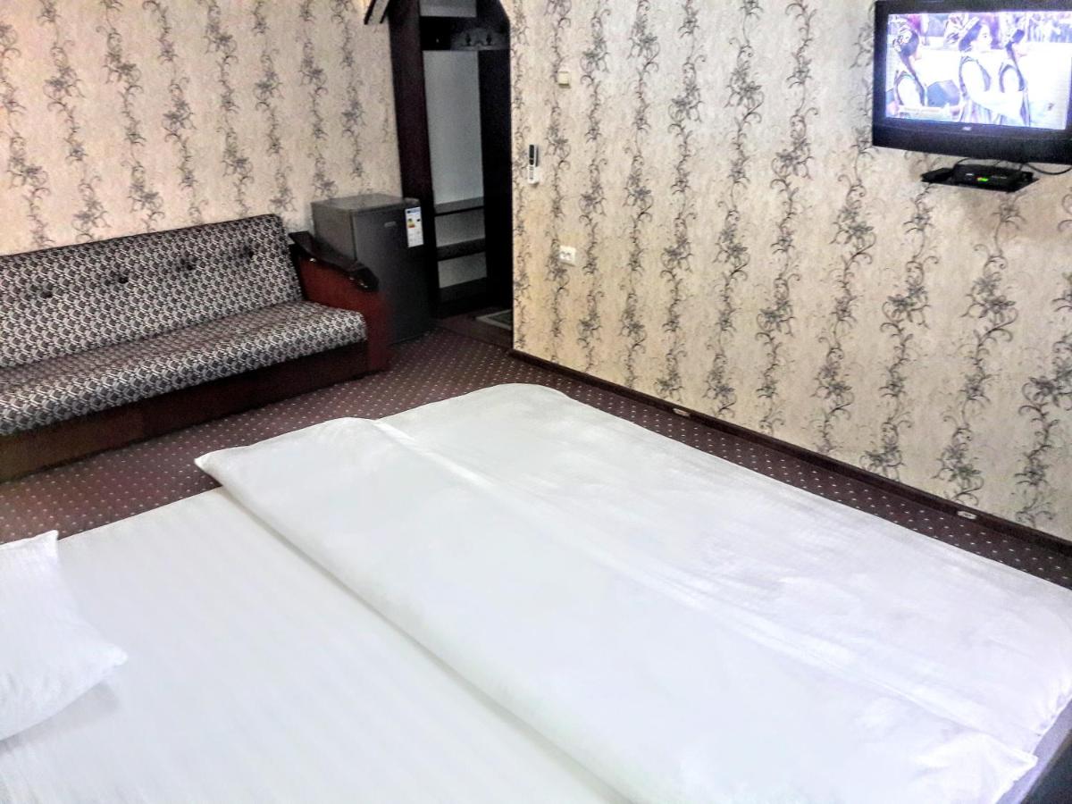 Manzur - Housity