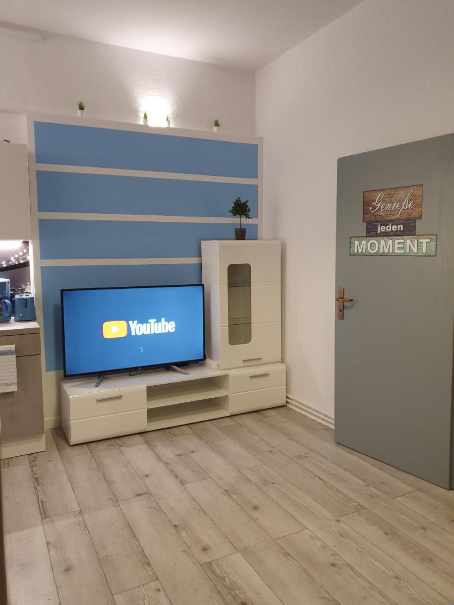 Suitetrails - Central Lichtenberger Apartment for 6 People
