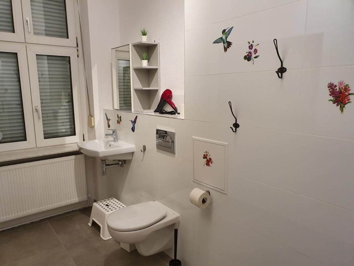 Suitetrails - Central Lichtenberger Apartment for 6 People