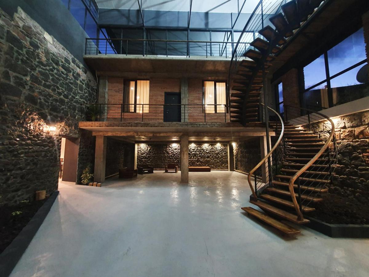 Taba Hall Boutique Hotel - Housity
