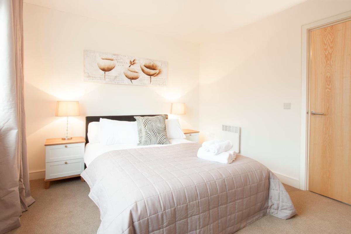 The Coliseum - Housity