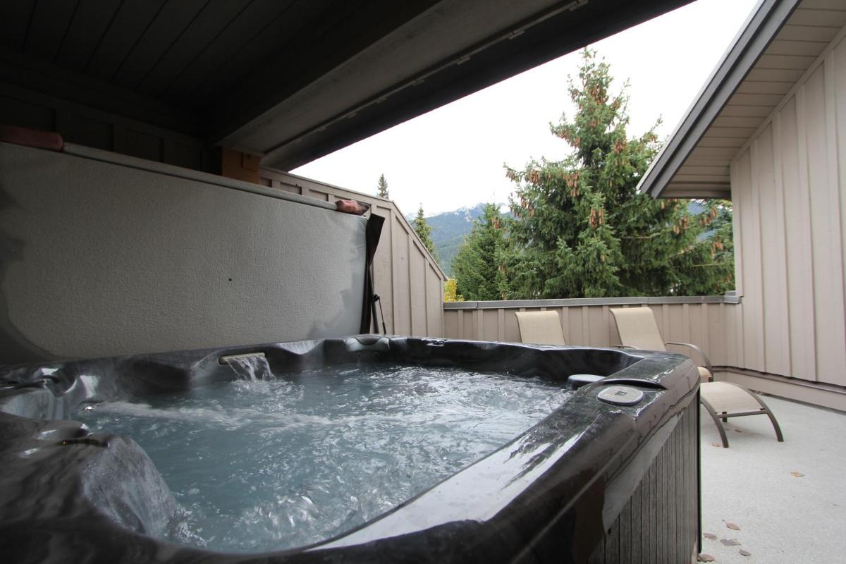 Glacier's Reach by Whistler Retreats - Housity