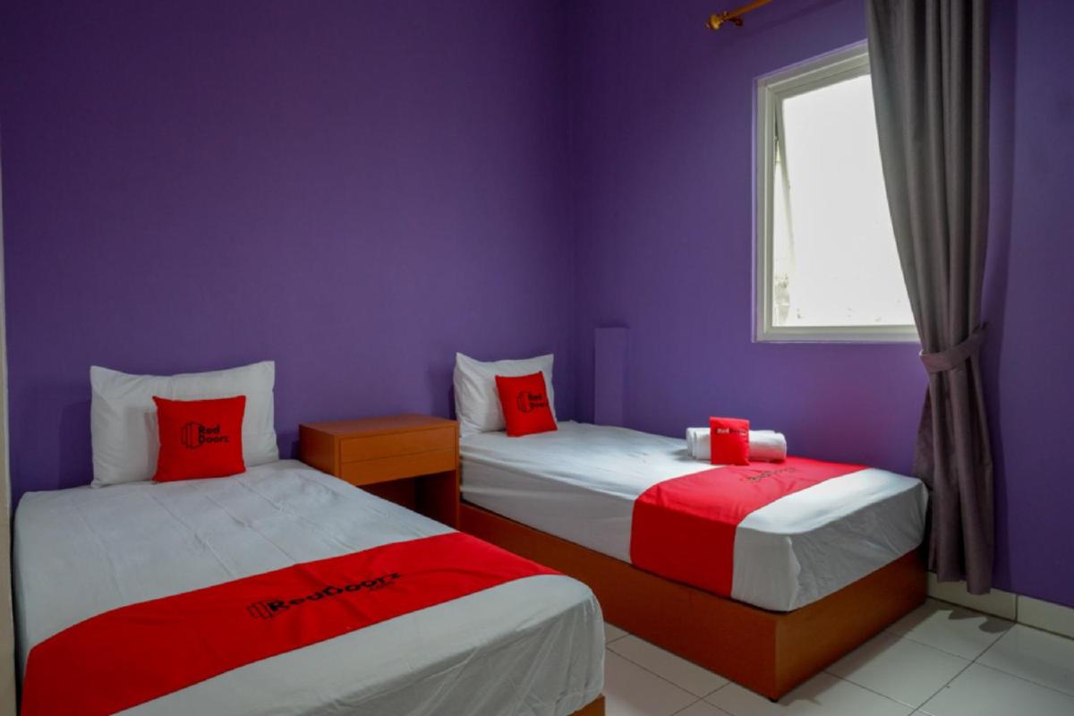 RedDoorz near Alun Alun Kaliwungu Kendal - Housity
