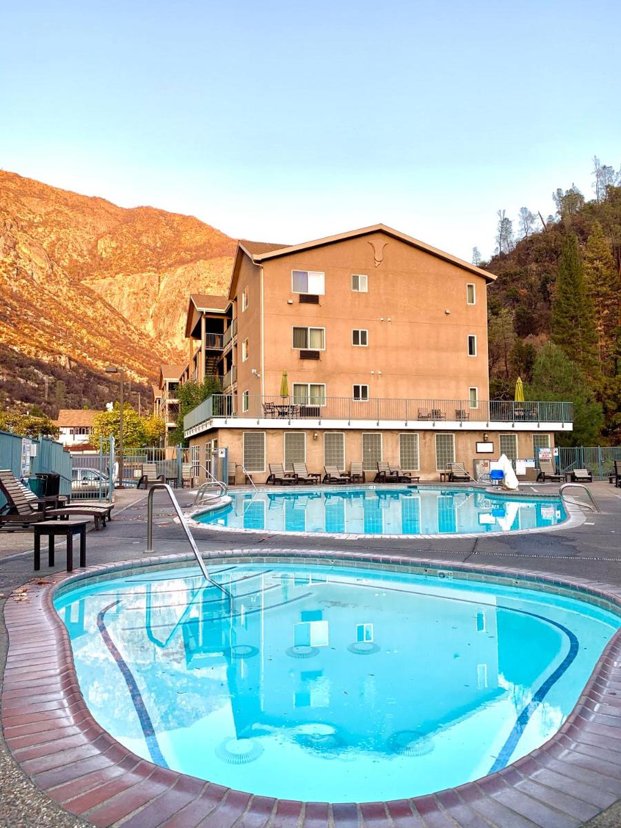 Yosemite View Lodge - Housity