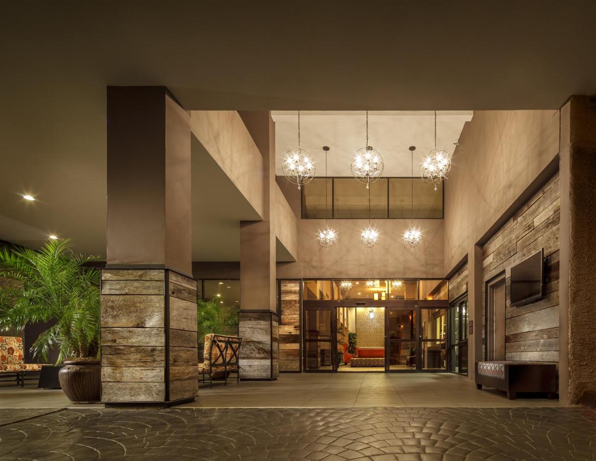 Crowne Plaza Phoenix Airport - PHX, an IHG Hotel - Housity