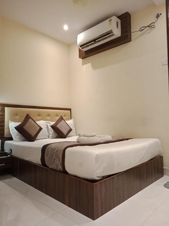 Hotel Ruby - Housity