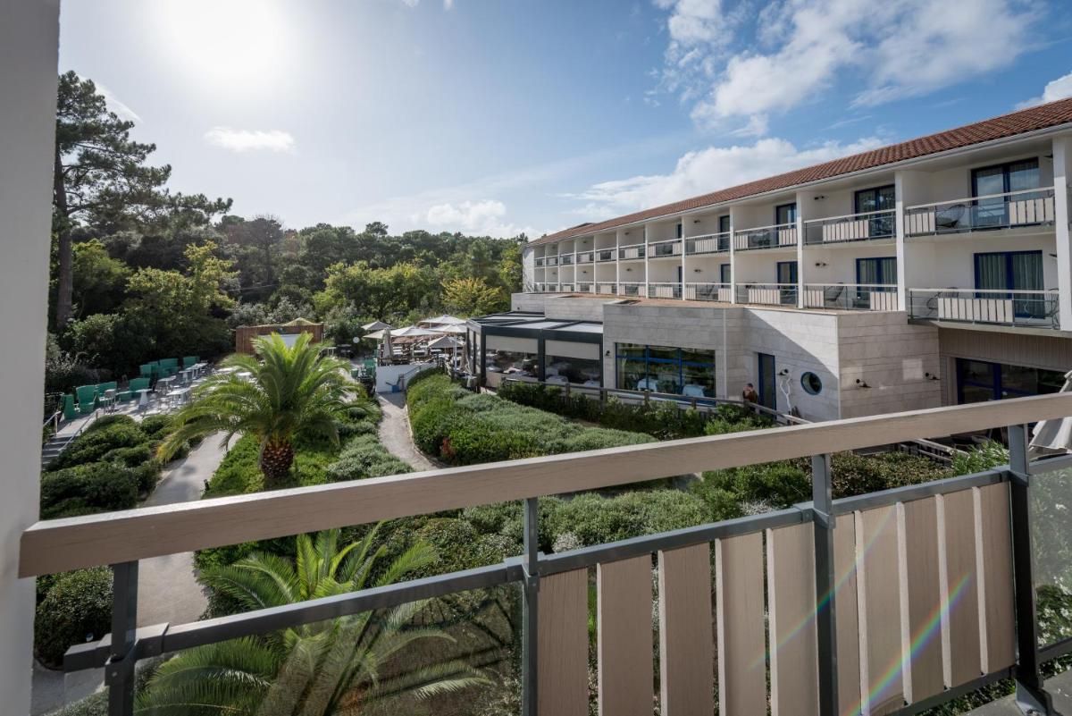 - une vue depuis le balcon d'un hôtel dans l'établissement Thalazur Arcachon, à Arcachon