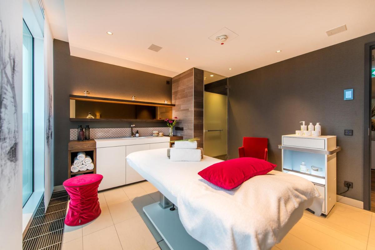 Ein Bett oder Betten in einem Zimmer der Unterkunft FÄHRHAUS Koblenz