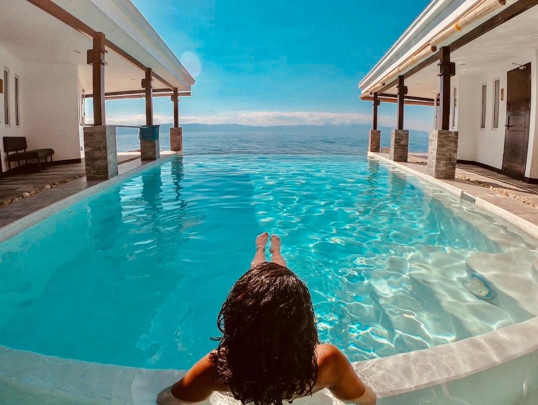 Alegria Water Front Beach House - Housity