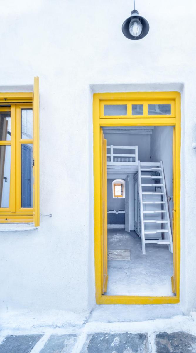 Serifos 1890 cliff house - Housity