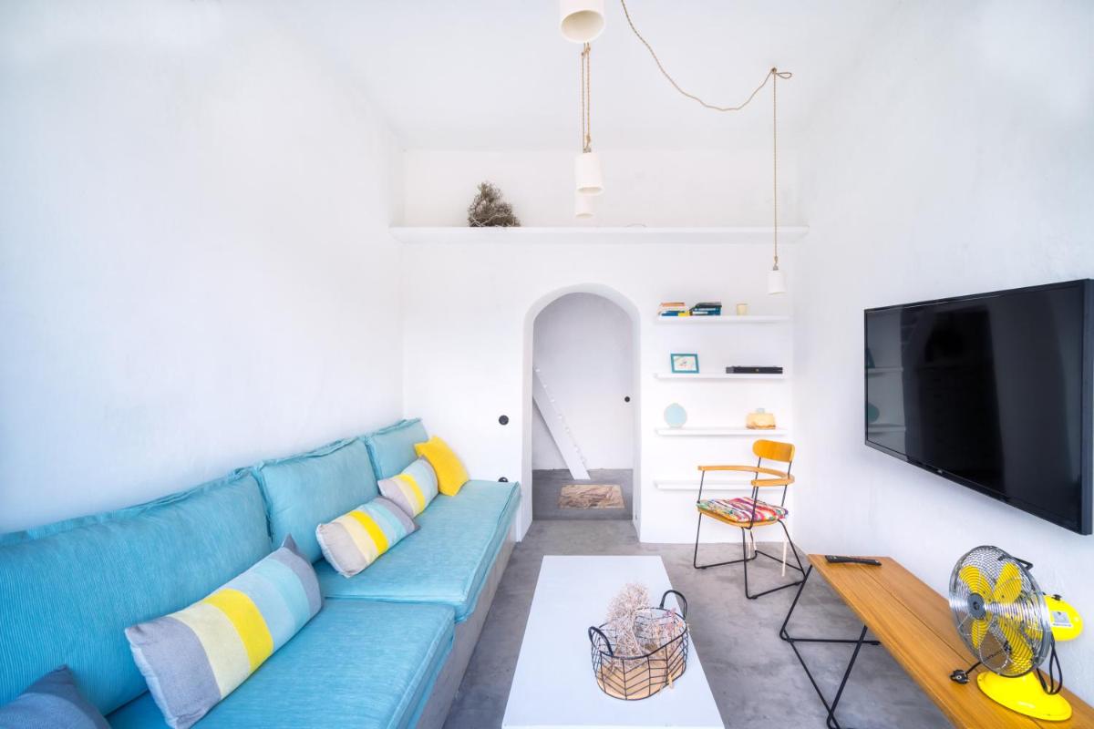 Serifos 1890 cliff house - Housity