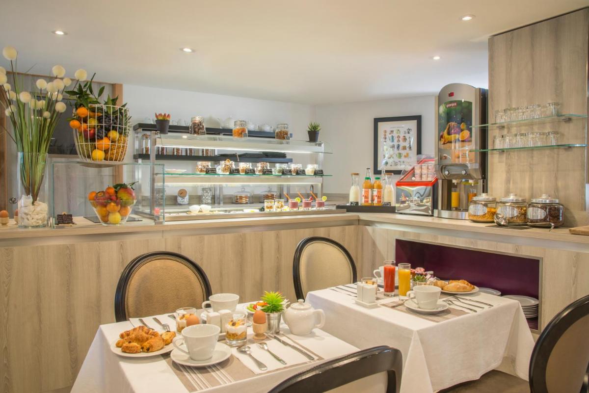 Nourriture dans l'hôtel ou à proximité