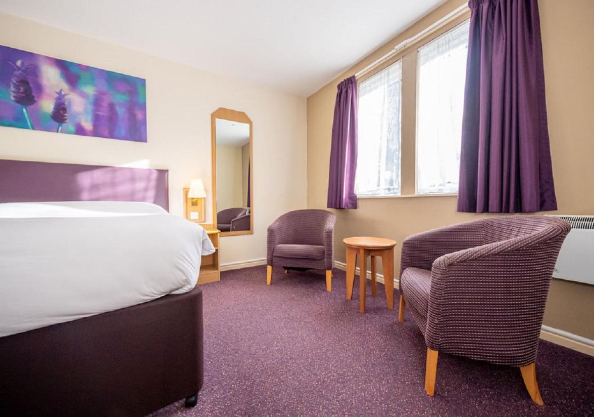 Stables Inn, Aintree - Housity