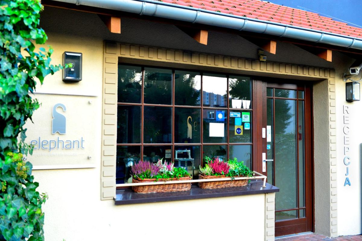 City Center House Elephant - Housity