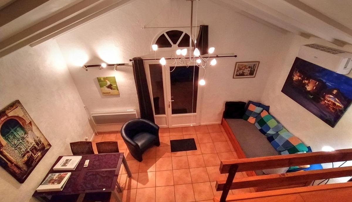 Gites La Bakénia - Housity