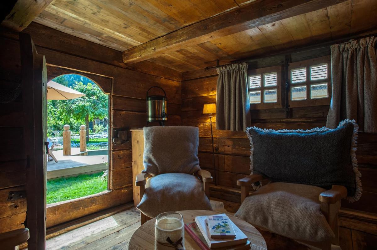 Coin salon dans l'établissement Chalet-Hôtel Hermitage