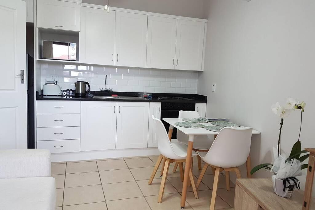 Innes Road Durban Accommodation One Bedroom Unit - Housity