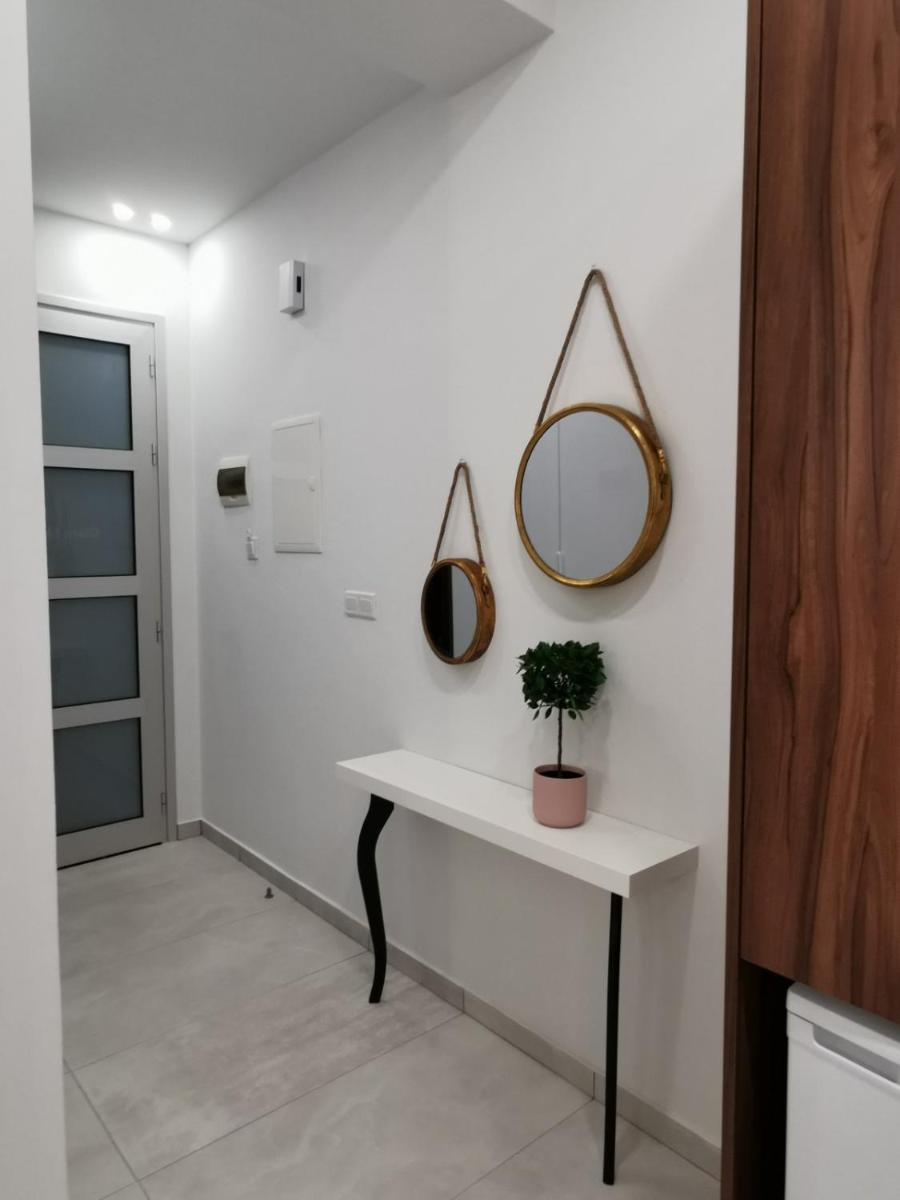 Skin Suites-Luxury Living - Housity