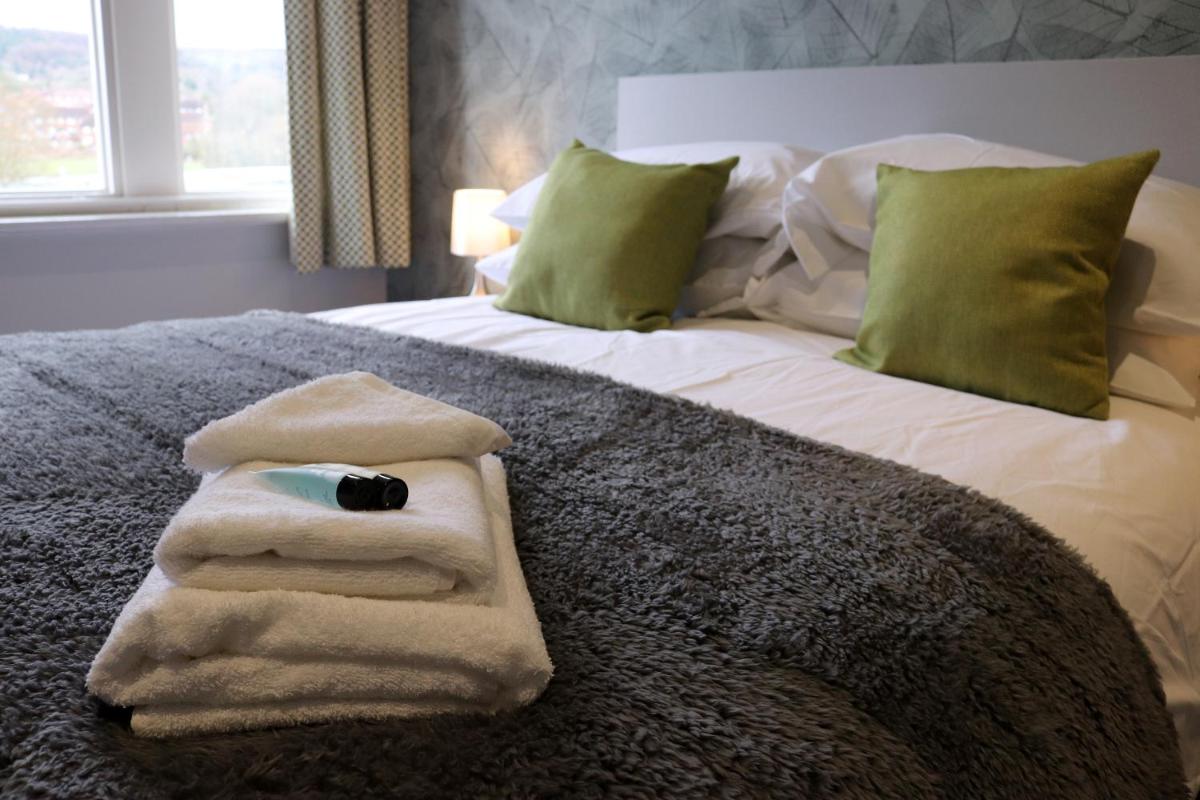 The Bridge Inn Hotel - Housity