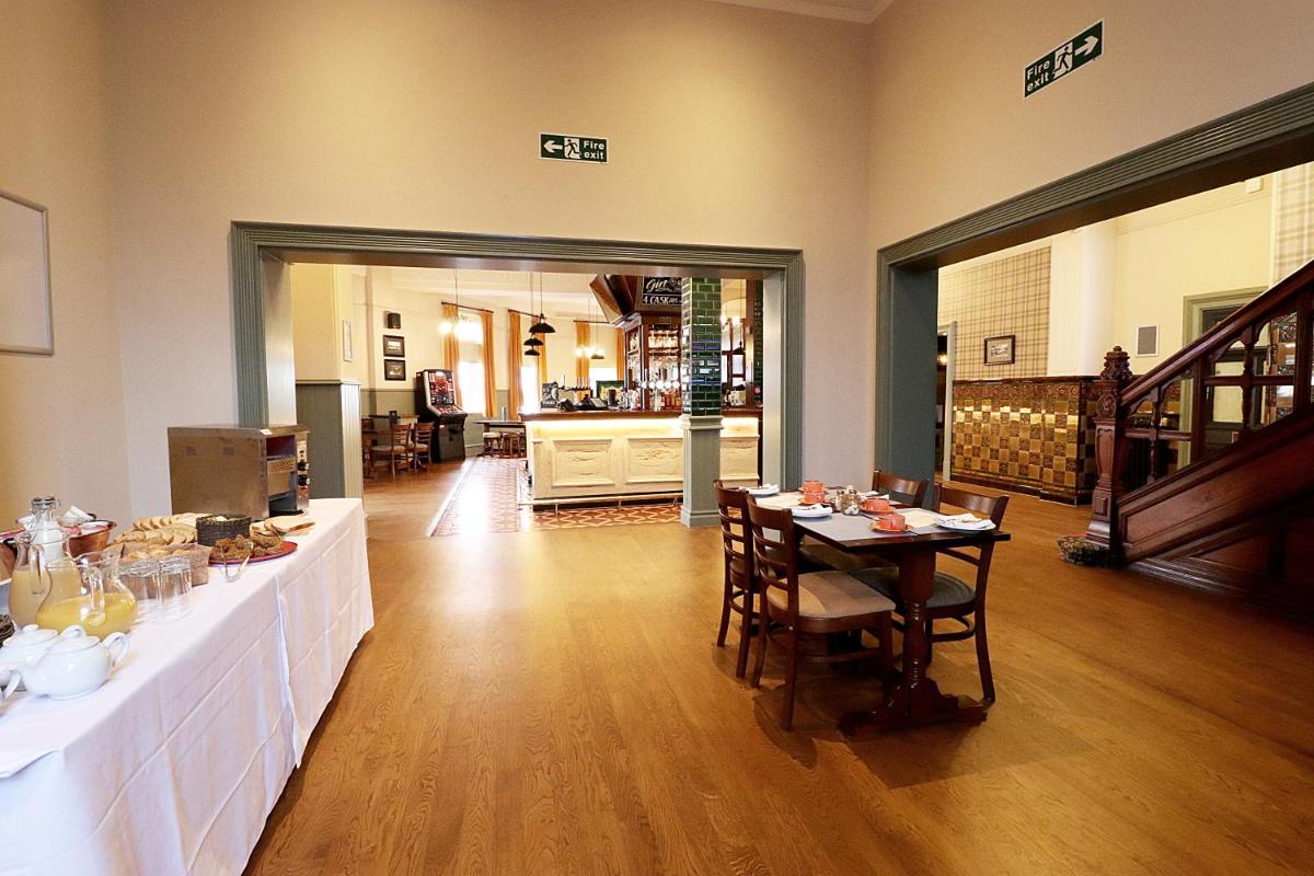 The Bridge Inn Hotel - Housity