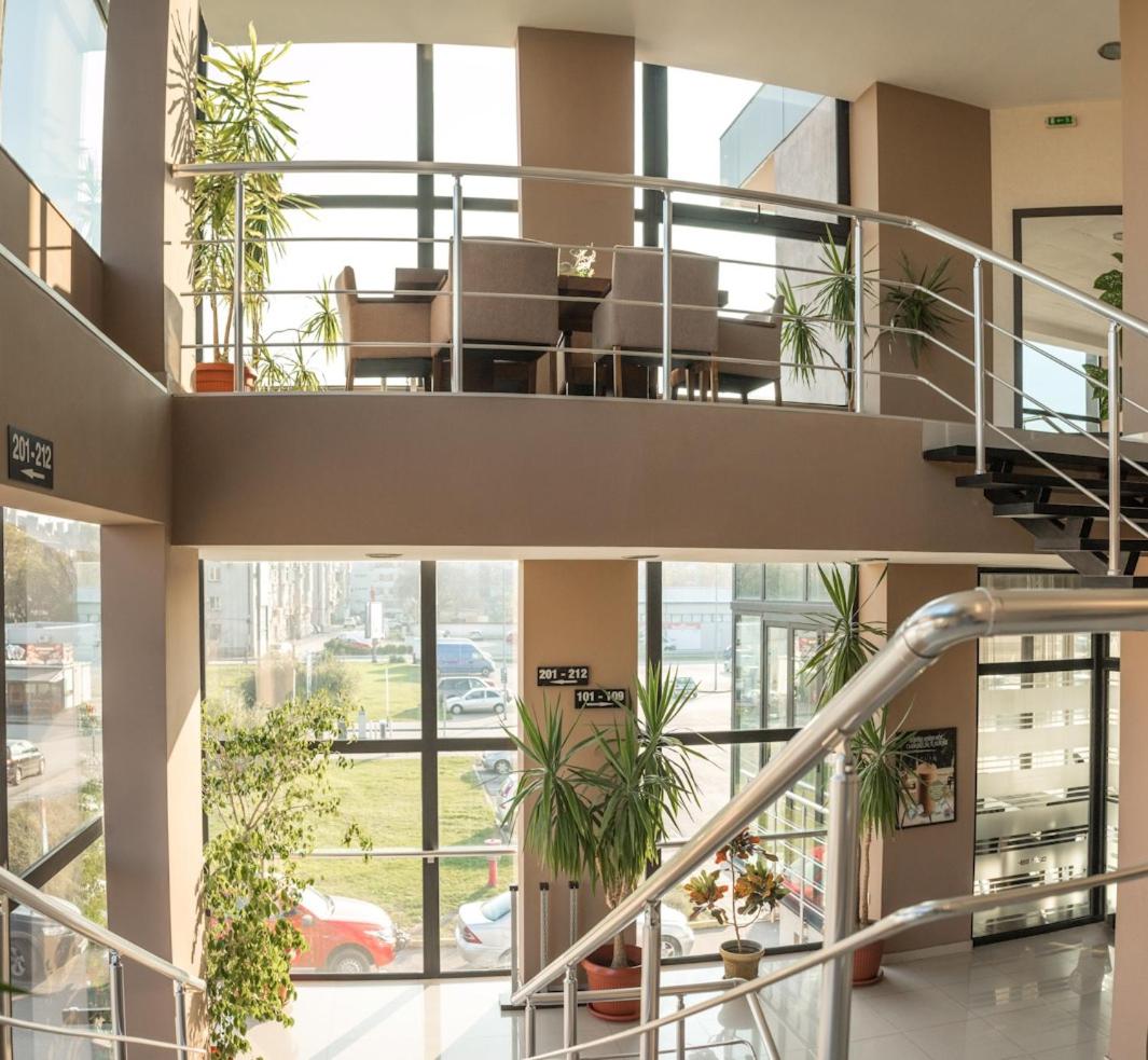 Семеен Хотел Естило - Housity