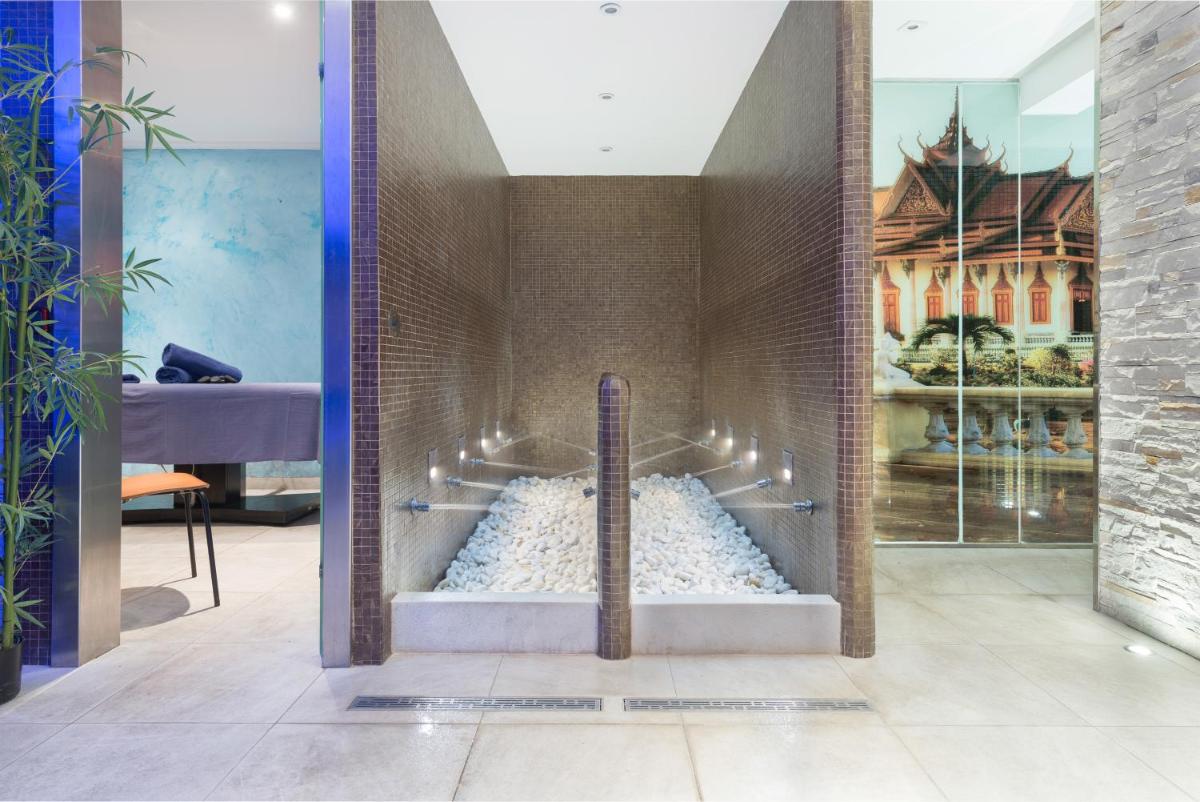 Imagen de la galería de Hotel Torre Azul & Spa - Adults Only, en El Arenal