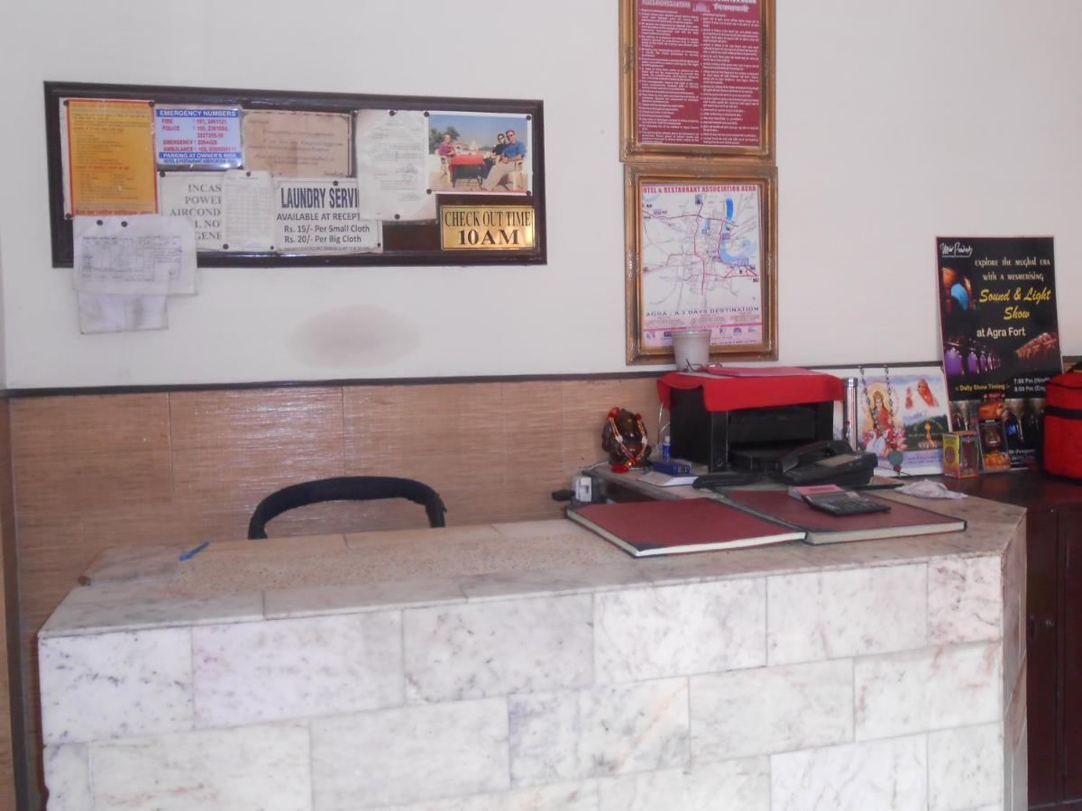 Hotel Kamal Nearest To Taj Mahal - Housity