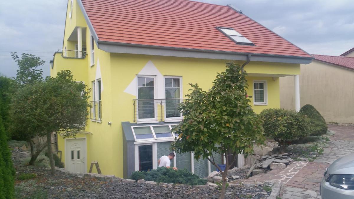 Moderne großzügige Villa 246 qm 8,5 Zimmer, offener Kamin bis zu 13 Schlafplätze - Housity