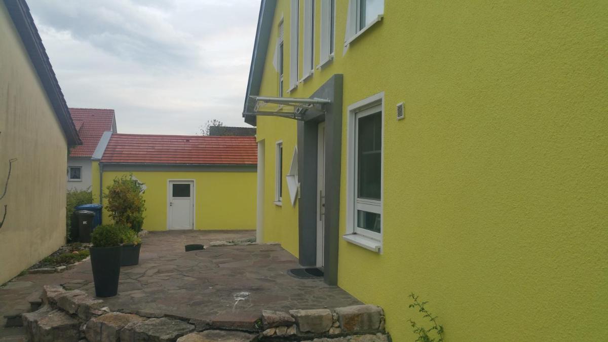 Moderne großzügige Villa 246 qm 8,5 Zimmer, offener Kamin bis zu 13 Schlafplätze - Housity