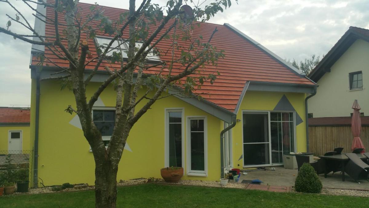 Moderne großzügige Villa 246 qm 8,5 Zimmer, offener Kamin bis zu 13 Schlafplätze - Housity