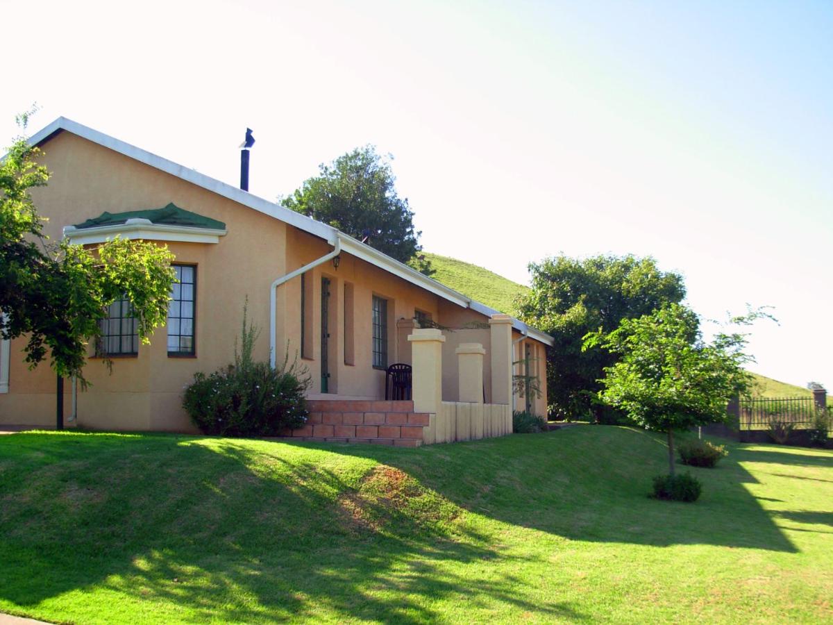Thaba Tsweni Lodge & Safaris - Housity