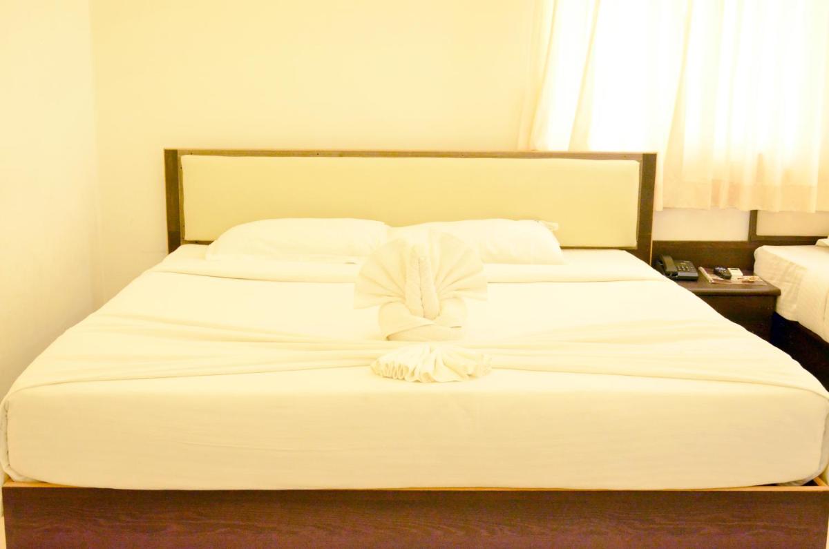 Hotel Ambai Grand - Housity