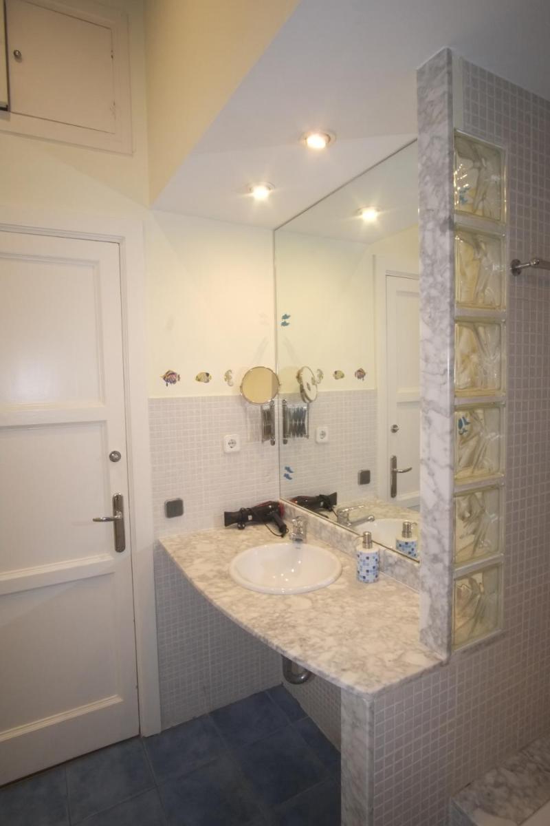 Lovely Apartment at Park Güell - Housity