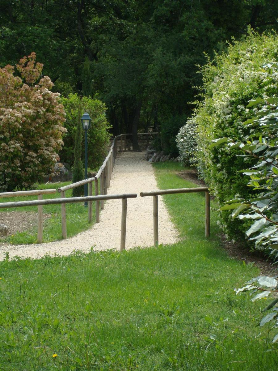 Jardin de l'établissement Mas De La Senancole & Spa