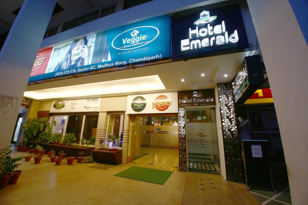 Hotel Emerald - Housity