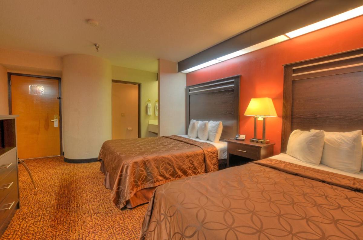 Smoky Mountain Inn & Suites - Housity