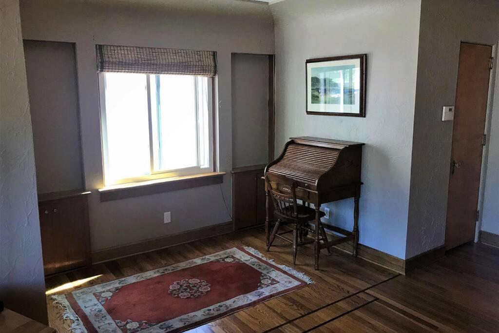 Charming remodeled golf course area home - Housity