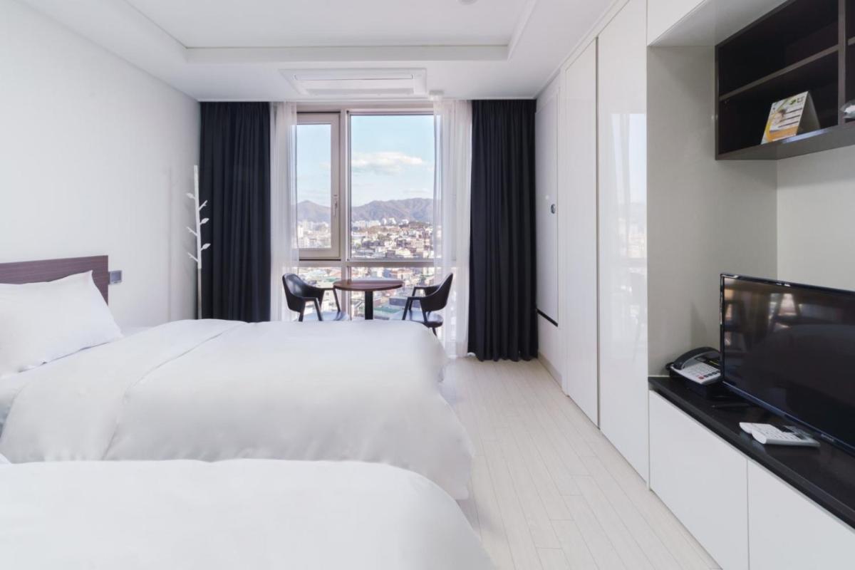 The Venezia Suite Hotel - Housity