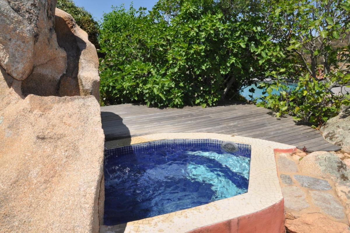 Piscine de l'établissement Le Roc E Fiori Hotel - Teritoria ou située à proximité