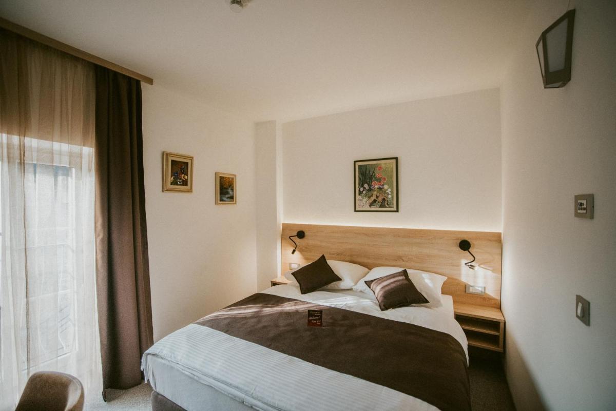 Pansion Bernarda Nova - Housity