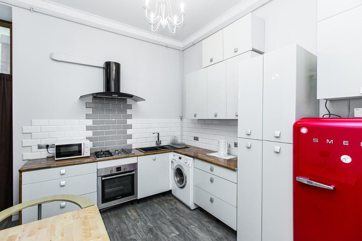 Австрійська квартира в центрі на вулиці Михальчука 5 - Housity