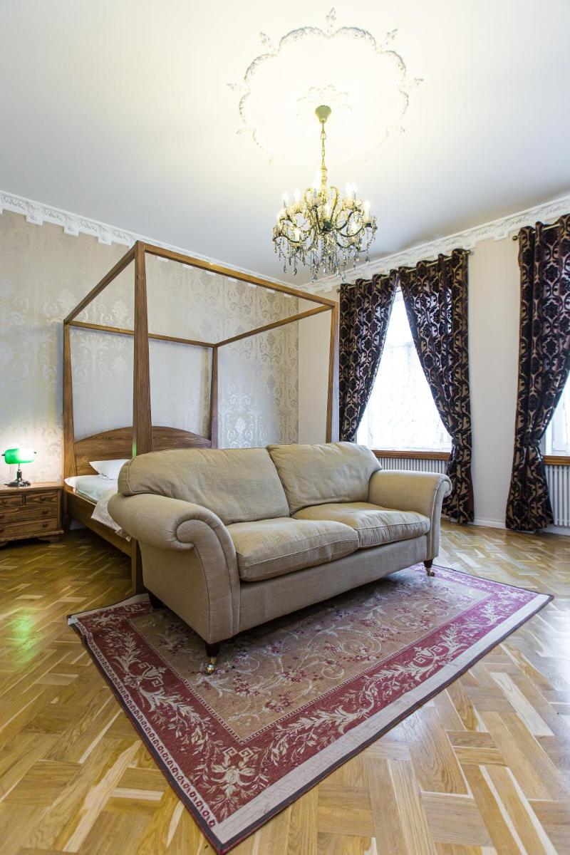 Австрійська квартира в центрі на вулиці Михальчука 5 - Housity