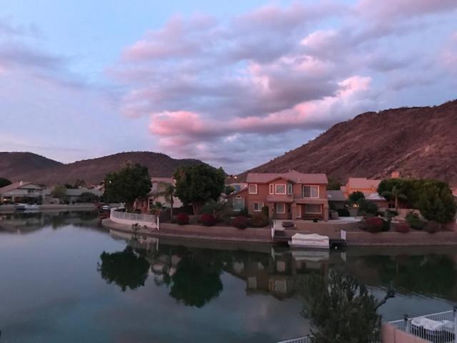 Glendale Arizona Lakeside Property - Housity