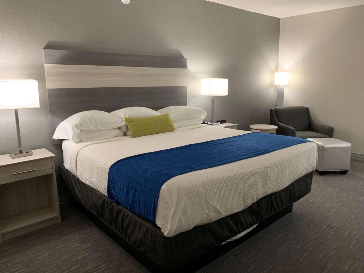 Best Western Plus Clarks Summit Scranton Hotel - Housity