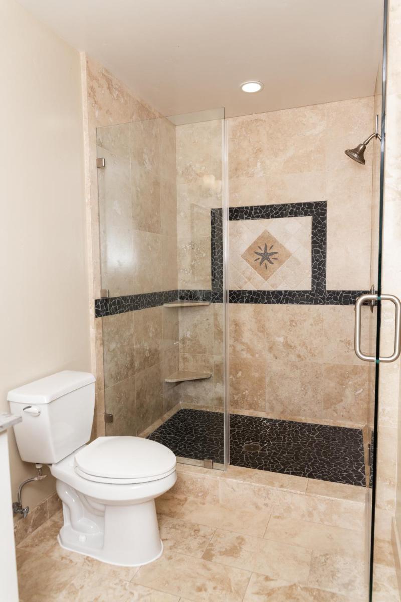 Beach Street Inn and Suites - Housity